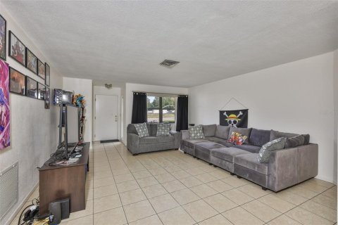 Casa en venta en Saint Petersburg, Florida, 2 dormitorios, 128.86 m2 № 2155580 - foto 2
