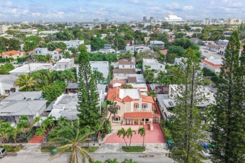 Villa ou maison à Miami, Floride 4 chambres, 281.96 m2 № 2248359