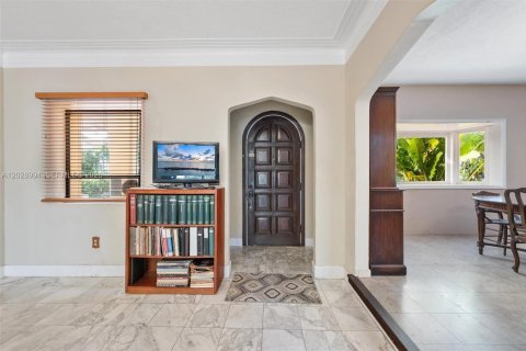 Villa ou maison à vendre à Miami, Floride: 4 chambres, 281.96 m2 № 2248359 - photo 7