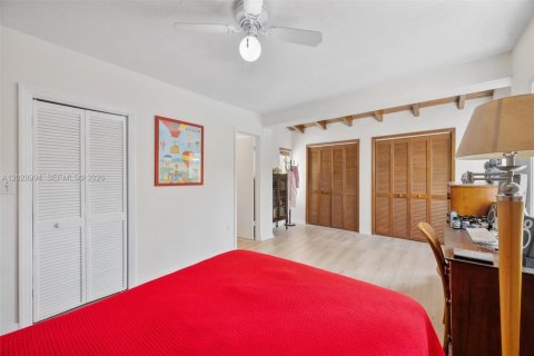 Villa ou maison à vendre à Miami, Floride: 4 chambres, 281.96 m2 № 2248359 - photo 23
