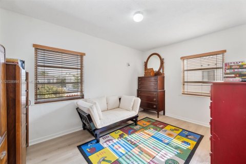 Villa ou maison à vendre à Miami, Floride: 4 chambres, 281.96 m2 № 2248359 - photo 27