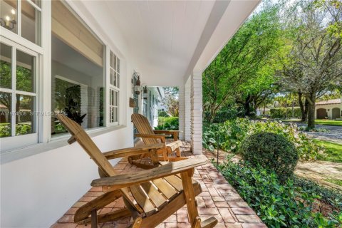 Купить виллу или дом в Корал-Гейблс, Флорида 5 спален, 270.35м2, № 2049754 - фото 12