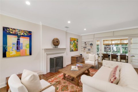 Купить виллу или дом в Корал-Гейблс, Флорида 5 спален, 270.35м2, № 2049754 - фото 4