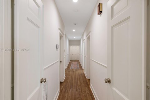 Купить виллу или дом в Корал-Гейблс, Флорида 5 спален, 270.35м2, № 2049754 - фото 9