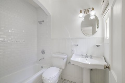 Купить виллу или дом в Корал-Гейблс, Флорида 5 спален, 270.35м2, № 2049754 - фото 16