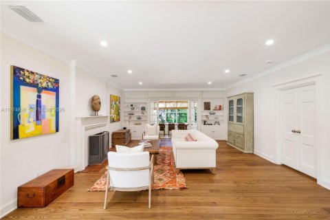 Купить виллу или дом в Корал-Гейблс, Флорида 5 спален, 270.35м2, № 2049754 - фото 25