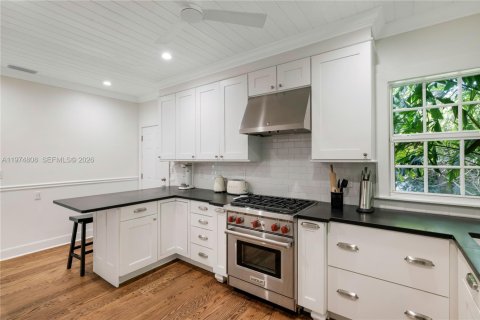 Купить виллу или дом в Корал-Гейблс, Флорида 5 спален, 270.35м2, № 2049754 - фото 26