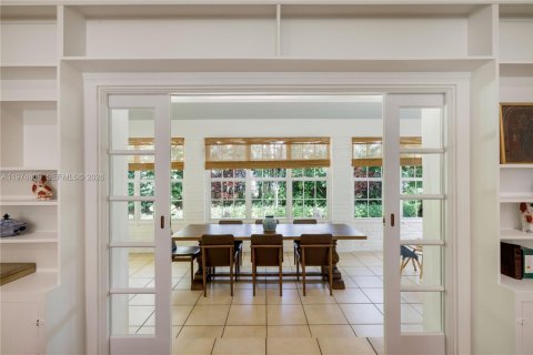 Купить виллу или дом в Корал-Гейблс, Флорида 5 спален, 270.35м2, № 2049754 - фото 7