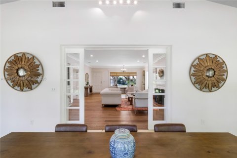 Купить виллу или дом в Корал-Гейблс, Флорида 5 спален, 270.35м2, № 2049754 - фото 30