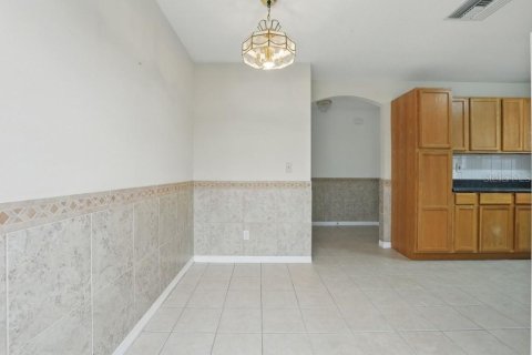House in Davenport, Florida 3 bedrooms, 120.77 sq.m. № 1650447 - photo 12
