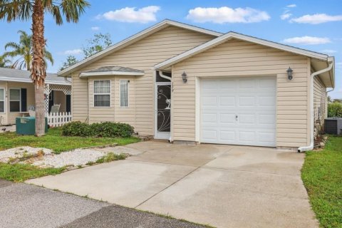 House in Davenport, Florida 3 bedrooms, 120.77 sq.m. № 1650447 - photo 2