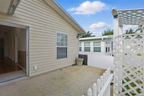 House in Davenport, Florida 3 bedrooms, 120.77 sq.m. № 1650447 - photo 29