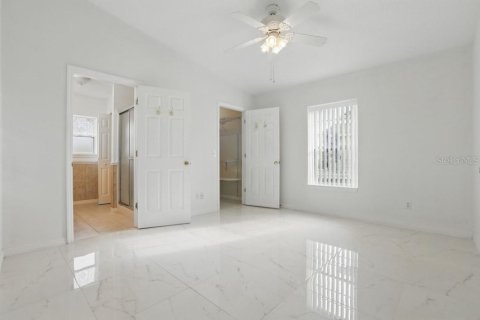House in Davenport, Florida 3 bedrooms, 120.77 sq.m. № 1650447 - photo 16