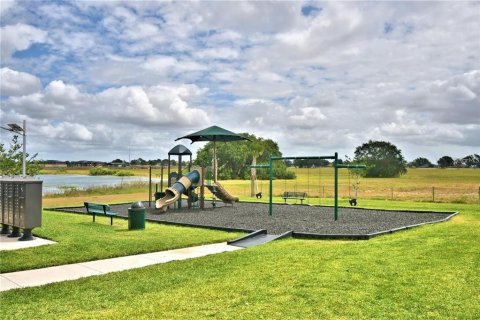 Casa en venta en Winter Haven, Florida, 4 dormitorios, 223.43 m2 № 1829599 - foto 3