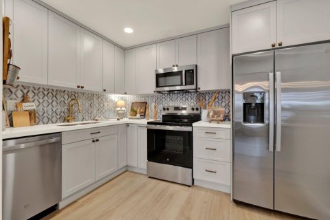 Copropriété à vendre à Miami, Floride: 2 chambres, 112.6 m2 № 2066260 - photo 11