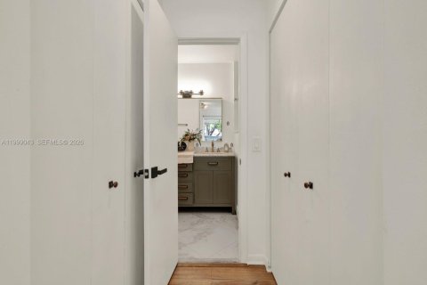 Copropriété à vendre à Miami, Floride: 2 chambres, 112.6 m2 № 2066260 - photo 15