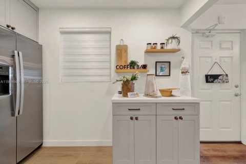 Copropriété à vendre à Miami, Floride: 2 chambres, 112.6 m2 № 2066260 - photo 9