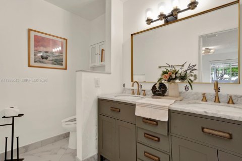 Copropriété à vendre à Miami, Floride: 2 chambres, 112.6 m2 № 2066260 - photo 16
