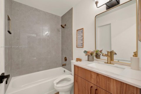 Copropriété à vendre à Miami, Floride: 2 chambres, 112.6 m2 № 2066260 - photo 22