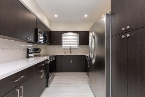 Villa ou maison à louer à South Miami, Floride: 3 chambres, 120.4 m2 № 1964172 - photo 23