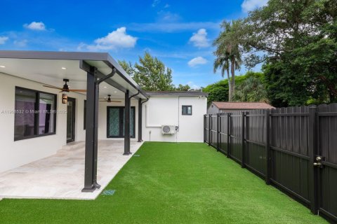 Villa ou maison à louer à South Miami, Floride: 3 chambres, 120.4 m2 № 1964172 - photo 9