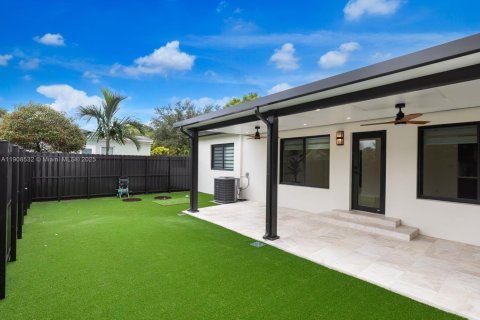 Villa ou maison à louer à South Miami, Floride: 3 chambres, 120.4 m2 № 1964172 - photo 8