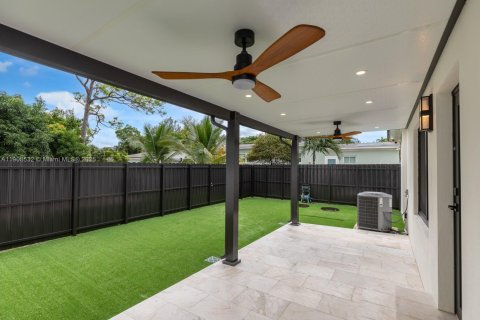 Villa ou maison à louer à South Miami, Floride: 3 chambres, 120.4 m2 № 1964172 - photo 12