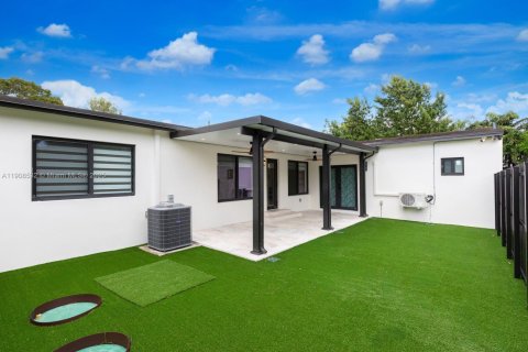 Villa ou maison à louer à South Miami, Floride: 3 chambres, 120.4 m2 № 1964172 - photo 10