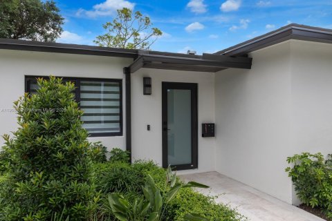 Villa ou maison à louer à South Miami, Floride: 3 chambres, 120.4 m2 № 1964172 - photo 2