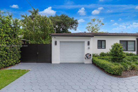 Villa ou maison à louer à South Miami, Floride: 3 chambres, 120.4 m2 № 1964172 - photo 4