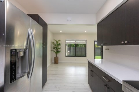 Villa ou maison à louer à South Miami, Floride: 3 chambres, 120.4 m2 № 1964172 - photo 19