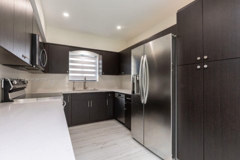 Villa ou maison à louer à South Miami, Floride: 3 chambres, 120.4 m2 № 1964172 - photo 21