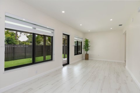 Villa ou maison à louer à South Miami, Floride: 3 chambres, 120.4 m2 № 1964172 - photo 25