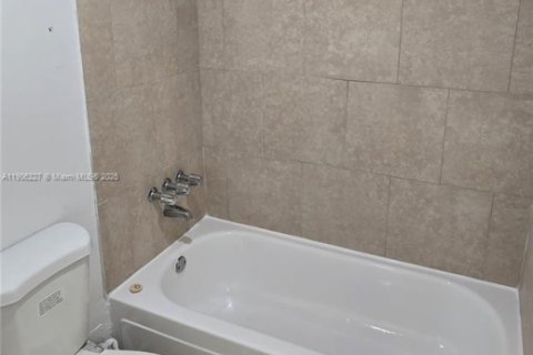 Apartment in Cutler Bay, Florida 2 bedrooms, 20773.04 sq.m. № 1956884 - photo 16