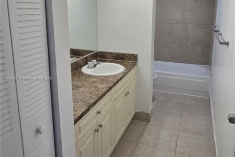 Apartment in Cutler Bay, Florida 2 bedrooms, 20773.04 sq.m. № 1956884 - photo 13