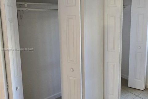 Apartment in Cutler Bay, Florida 2 bedrooms, 20773.04 sq.m. № 1956884 - photo 12