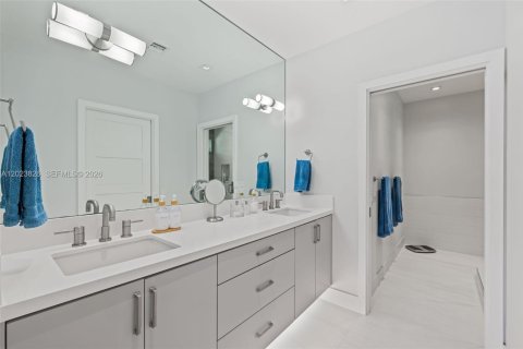 Купить виллу или дом в Майами, Флорида 4 спальни, 244.7м2, № 2178663 - фото 21