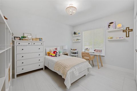 Купить виллу или дом в Майами, Флорида 4 спальни, 244.7м2, № 2178663 - фото 24