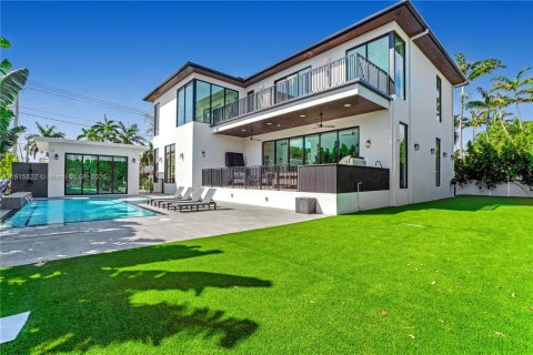 Villa ou maison à Surfside, Floride 6 chambres, 578.04 m2 № 2039002