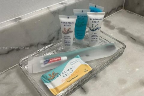 Copropriété à louer à Miami, Floride: 1 chambre, 76.64 m2 № 1961390 - photo 26