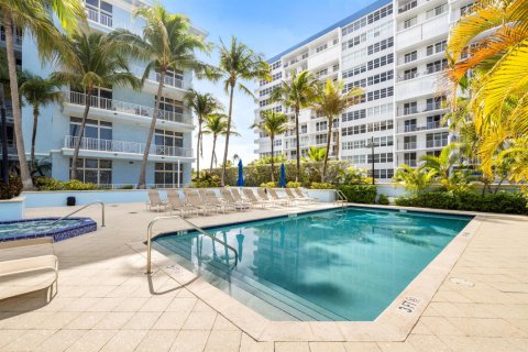Condo in Deerfield Beach, Florida, 3 bedrooms  № 2077717 - photo 28