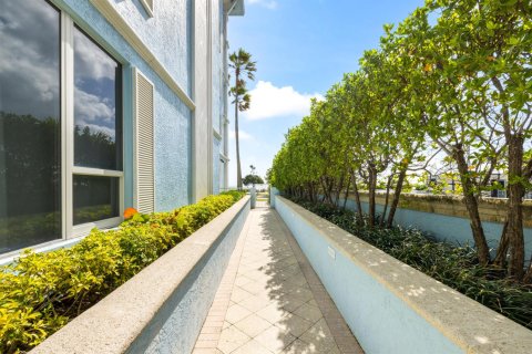 Condo in Deerfield Beach, Florida, 3 bedrooms  № 2077717 - photo 30