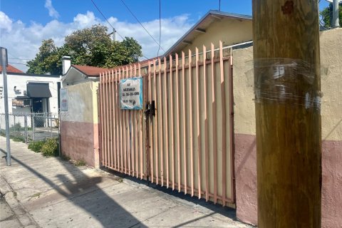 Propiedad comercial en Miami, Florida № 2069228