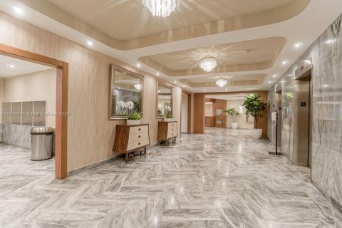 Снять в аренду кондоминиум в Майами-Бич, Флорида 1 спальня, 91.04м2, № 2082552 - фото 12