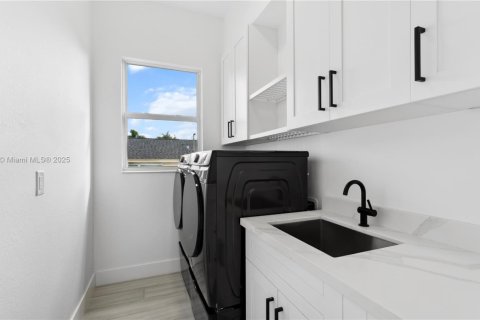 House in Fort Myers, Florida 3 bedrooms № 1875181 - photo 28