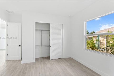 House in Fort Myers, Florida 3 bedrooms № 1875181 - photo 15
