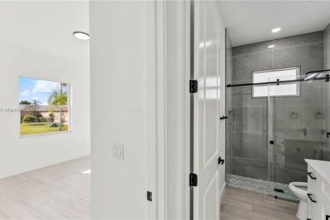House in Fort Myers, Florida 3 bedrooms № 1875181 - photo 9