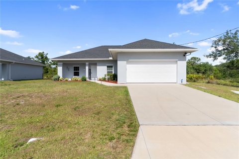 House in Port Charlotte, Florida 3 bedrooms, 148.74 sq.m. № 2103193