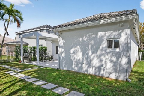 Купить виллу или дом в Уэстон, Флорида 3 спальни, 148.55м2, № 2033425 - фото 23