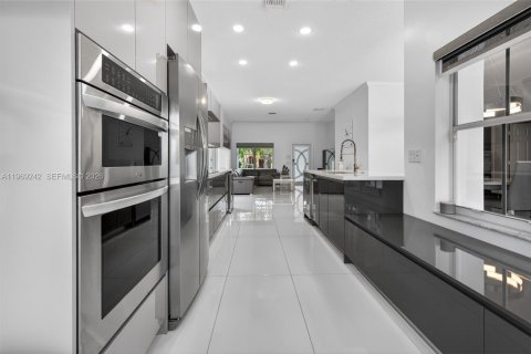 Купить виллу или дом в Уэстон, Флорида 3 спальни, 148.55м2, № 2033425 - фото 9